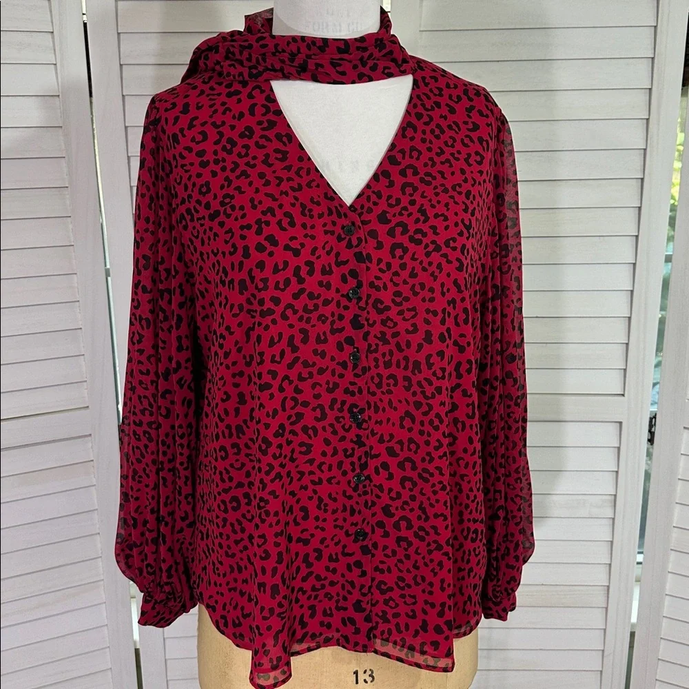 Chico’s Red Leopard Tie-Neck Blouse Size 3 (16) XL - Picture 7 of 16